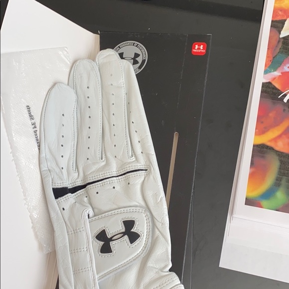 Leather golf gloves - Picture 3 of 4